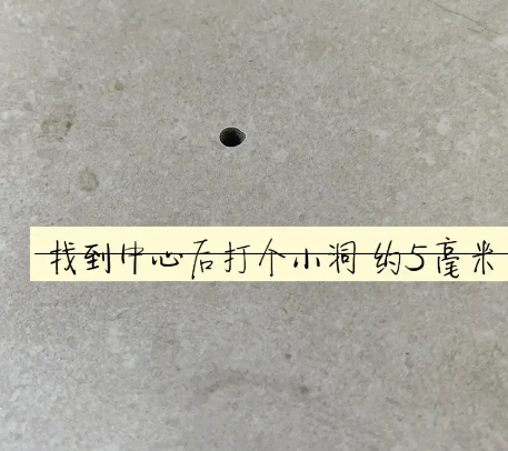 唐山市瓷砖空鼓维修公司专业解答在瓷砖铺贴过程中，如果砂料搅拌不均匀，将会带来以下问题