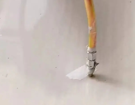唐山市瓷砖空鼓维修公司专业解答在瓷砖铺贴过程中，如果使用的砂料过粗（如全部使用了粗砂），可能会导致以下问题
